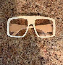 Load image into Gallery viewer, “ 𝕄𝕒𝕟𝕠𝕝𝕠 𝕊𝕙𝕒𝕕𝕖𝕤 “
